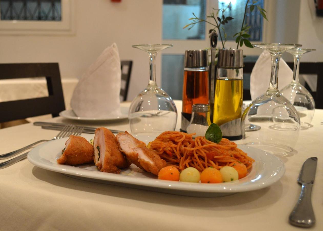 Castilia Suites โทเซอร์ ภายนอก รูปภาพ